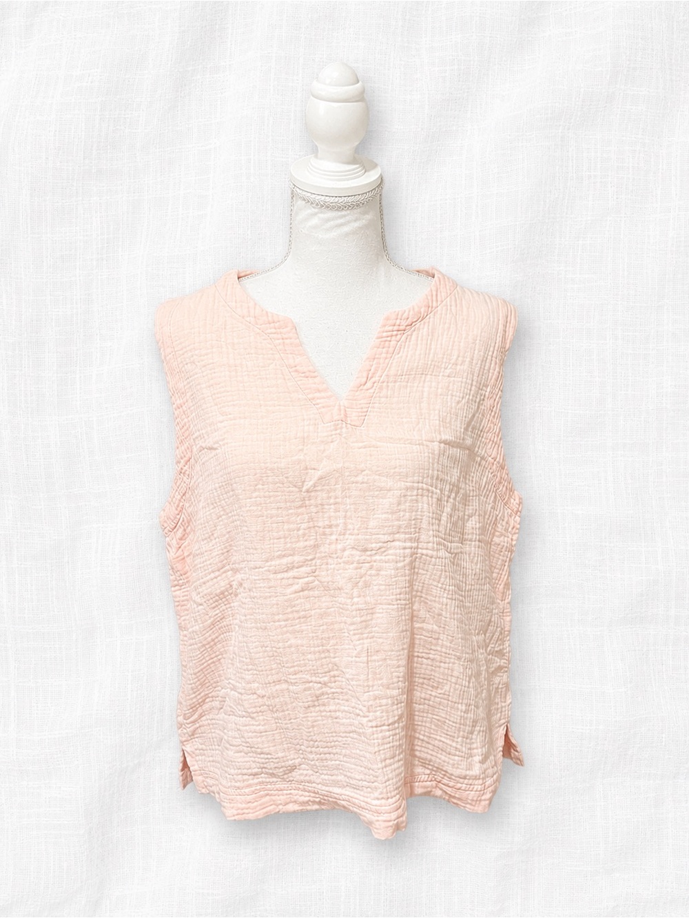 Denver Hayes Peach Crinkle V-Neck Tank